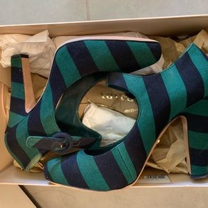 Prada Runway Maryjane Pumps 38.5 worn once